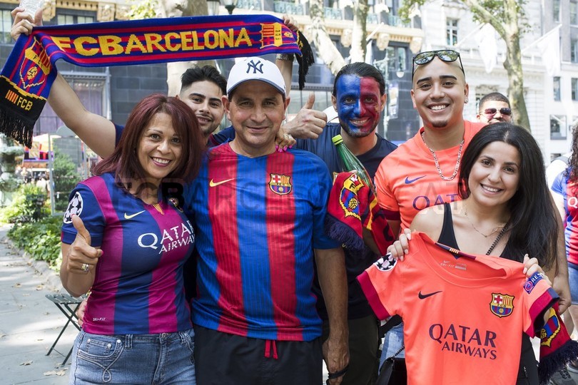 جماهير برشلونة حاضرة في قلب مانهاتن 50568714