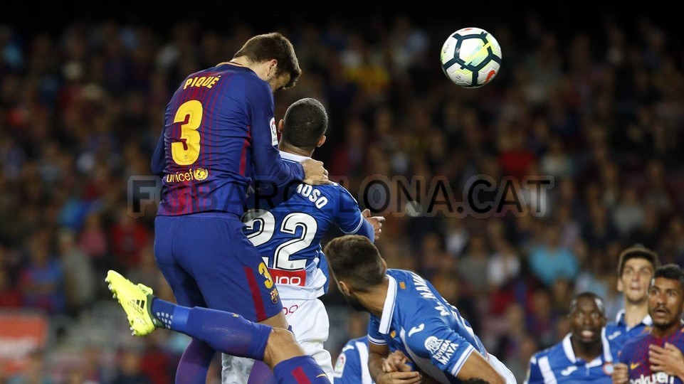 صور مباراة : برشلونة - اسبانيول 5-0 ( 09-09-2017 )  53958156