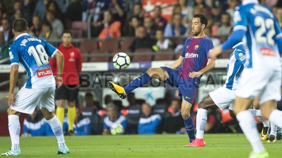 صور مباراة : برشلونة - اسبانيول 5-0 ( 09-09-2017 )  53958012