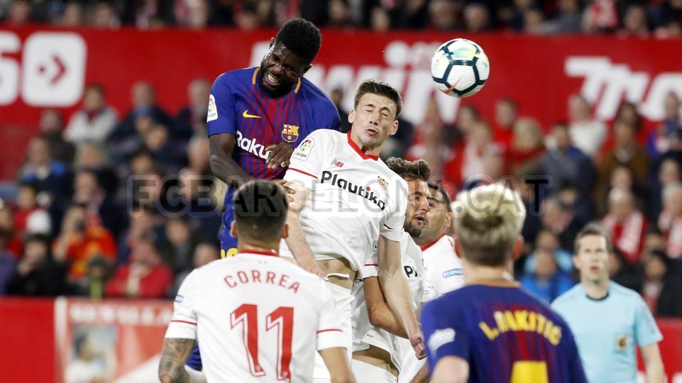 صور مباراة : إشبيلية - برشلونة 2-2 ( 31-03-2018 )  76273542