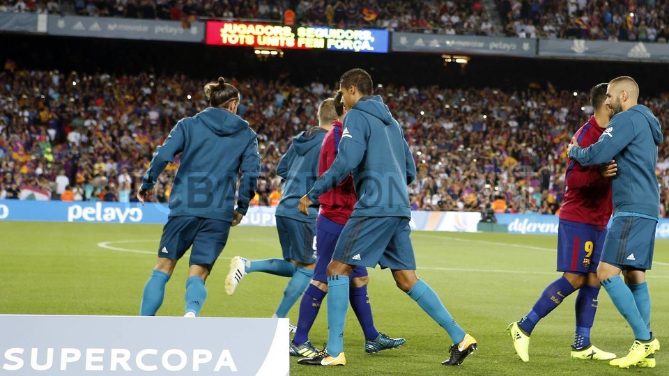 صور مباراة : برشلونة - ريال مدريد 1-3 ( 13-08-2017 )  52091528