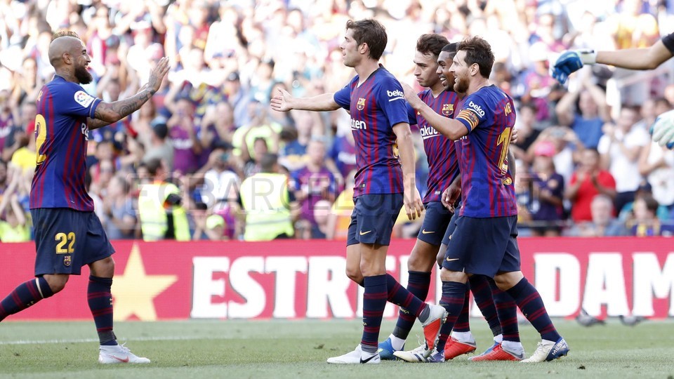 صور مباراة : برشلونة - بوكا جونيورز ( 16-08-2018 )  95974539