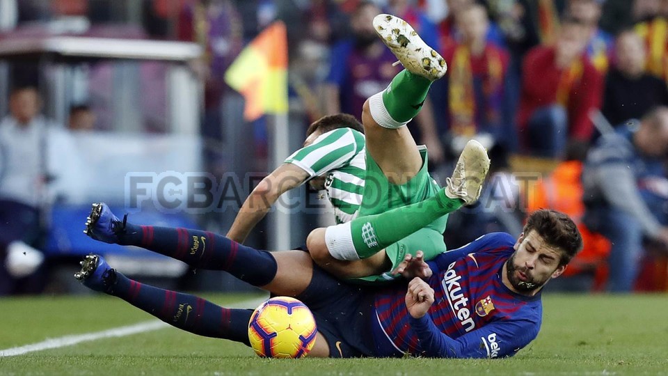 صور مباراة : برشلونة - بيتيس 3-4 ( 11-11-2018 )  102365579