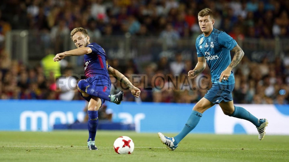 صور مباراة : برشلونة - ريال مدريد 1-3 ( 13-08-2017 )  52048011