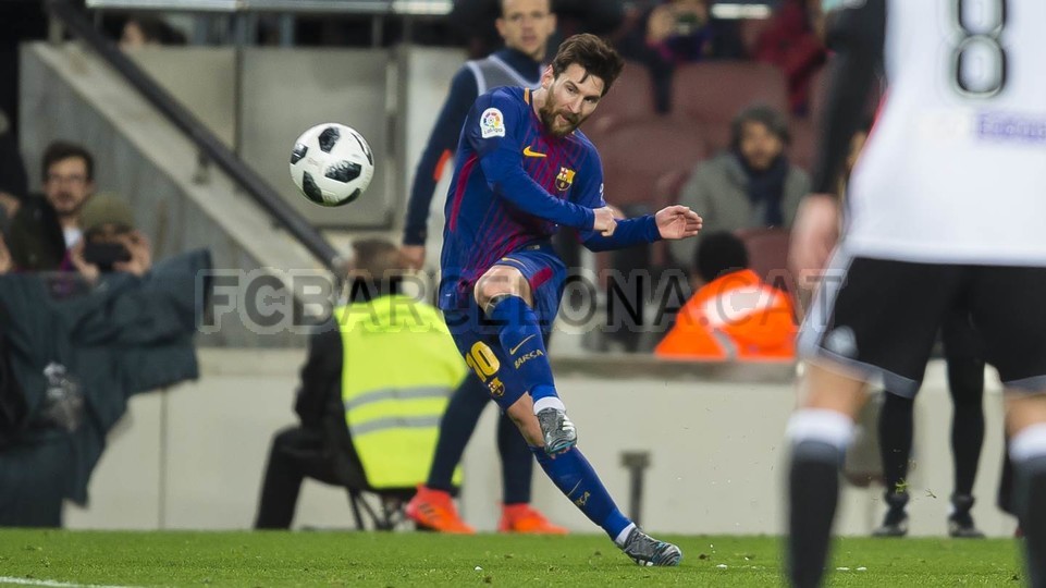 صور مباراة : برشلونة - فالنسيا 1-0 ( 01-02-2018 ) 68424086