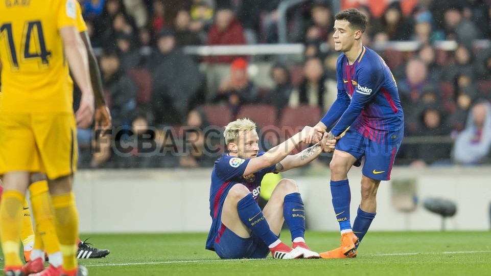 صور مباراة : برشلونة - أتلتيكو مدريد 1-0 ( 04-03-2018 )  72387742