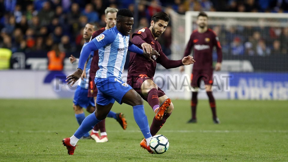صور مباراة : ملقا - برشلونة 0-2 ( 10-03-2018 )  73242526
