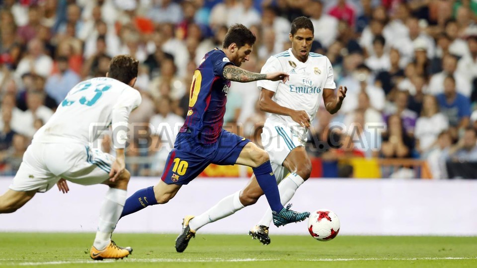 صور مباراة : ريال مدريد - برشلونة 2-0 ( 16-08-2017 )  52196007