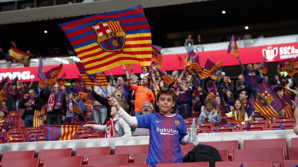 صور مباراة : برشلونة - إشبيلية 5-0 ( 21-04-2018 )  79830697