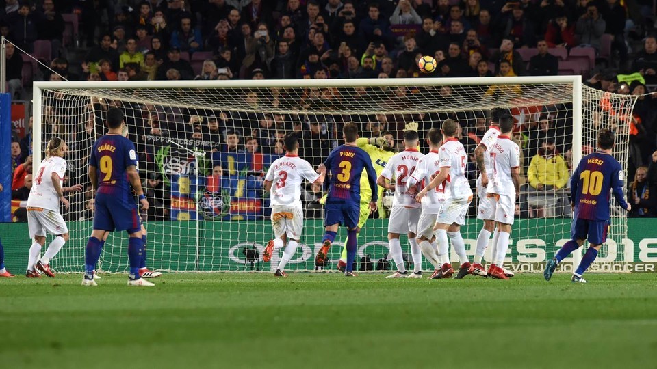صور مباراة : برشلونة - ألافيس 2-1 ( 28-01-2018 )  67977745