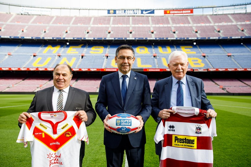 Bartomeu posa con los presidentes de los clubes que participarán en el partido.