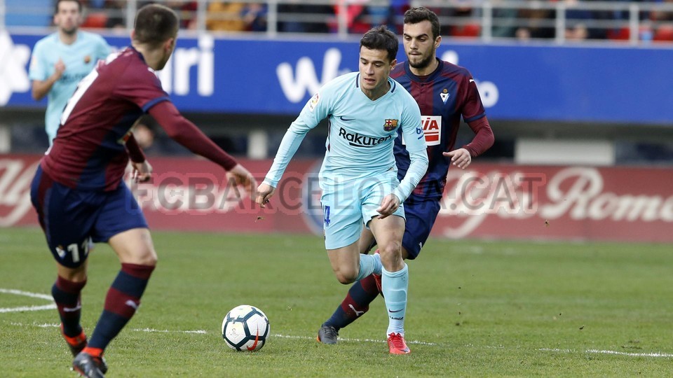 صور مباراة : ايبار - برشلونة 0-2 ( 17-02-2018 )  70354195