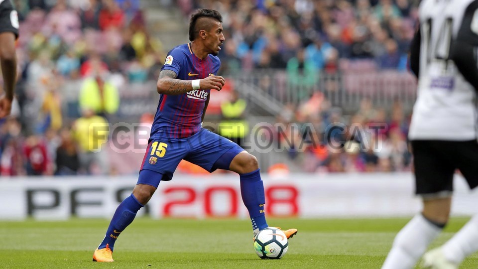 صور مباراة : برشلونة - فالنسيا 2-1 ( 14-04-2018 )  78331332