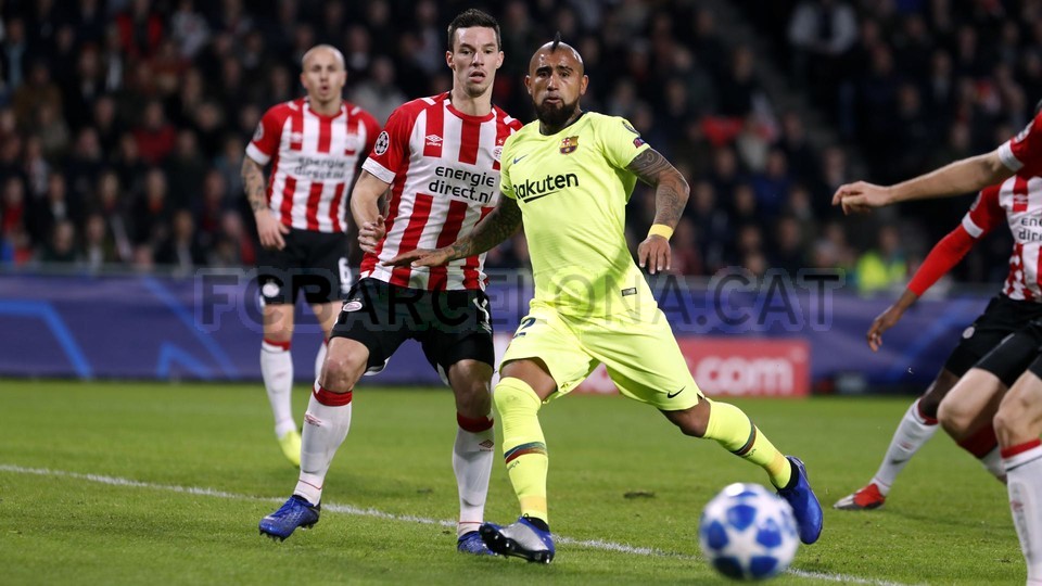 صور مباراة : PSV إندهوفن - برشلونة 1-2 ( 28-11-2018 ) 103517381