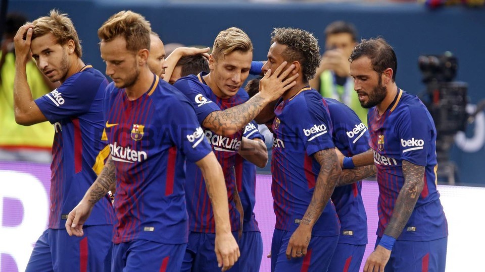 صور مباراة : برشلونة - يوفنتوس 2-1 ( 22-07-2017 )  50590157