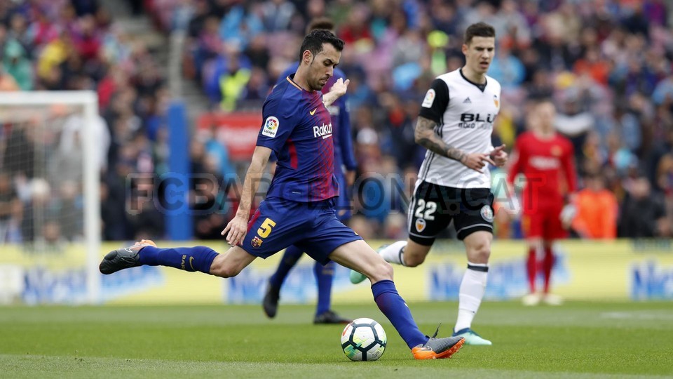 صور مباراة : برشلونة - فالنسيا 2-1 ( 14-04-2018 )  78331344