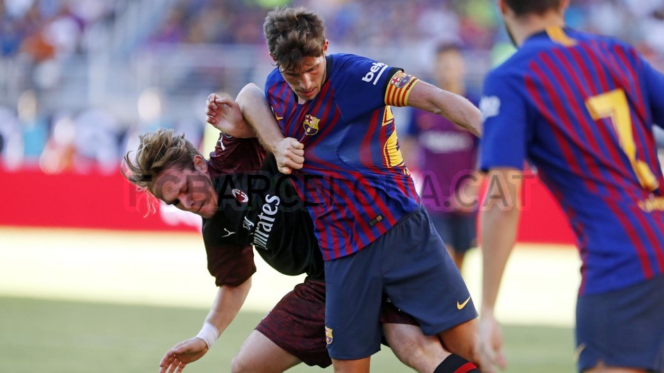 صور مباراة : برشلونة - ميلان 0-1 ( 05-08-2018 )  95385814