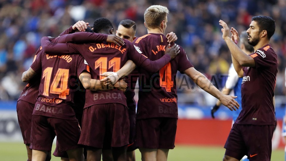 صور مباراة : ديبورتيفو لاكورنيا - برشلونة 2-4 ( 29-04-2018 )  80787933