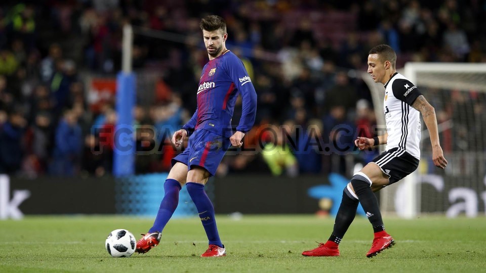صور مباراة : برشلونة - فالنسيا 1-0 ( 01-02-2018 ) 68424162