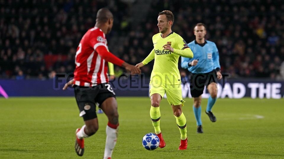 صور مباراة : PSV إندهوفن - برشلونة 1-2 ( 28-11-2018 ) 103517411