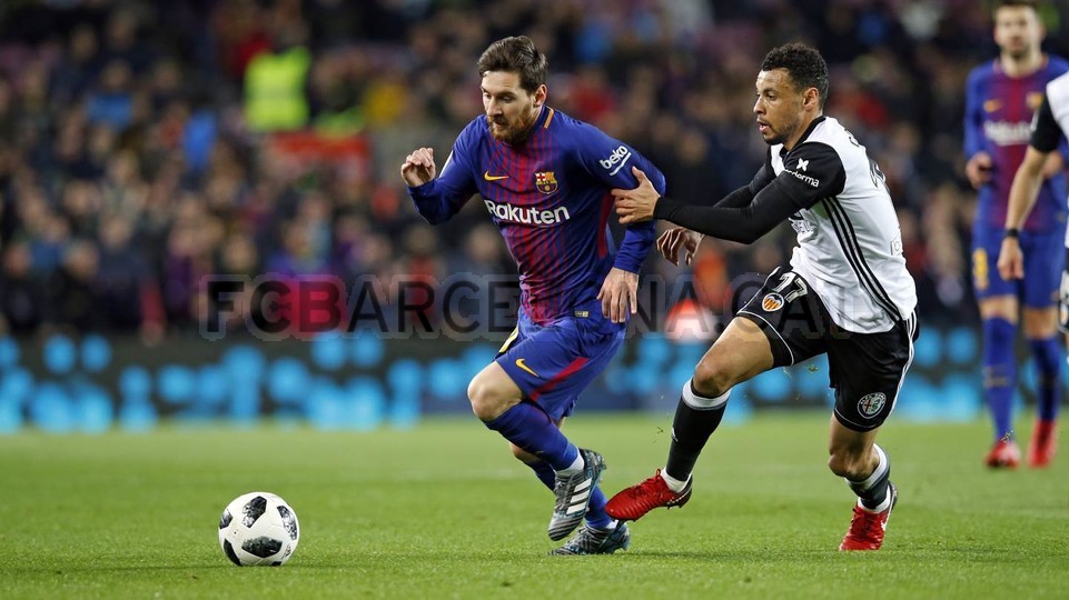 صور مباراة : برشلونة - فالنسيا 1-0 ( 01-02-2018 ) 68424168
