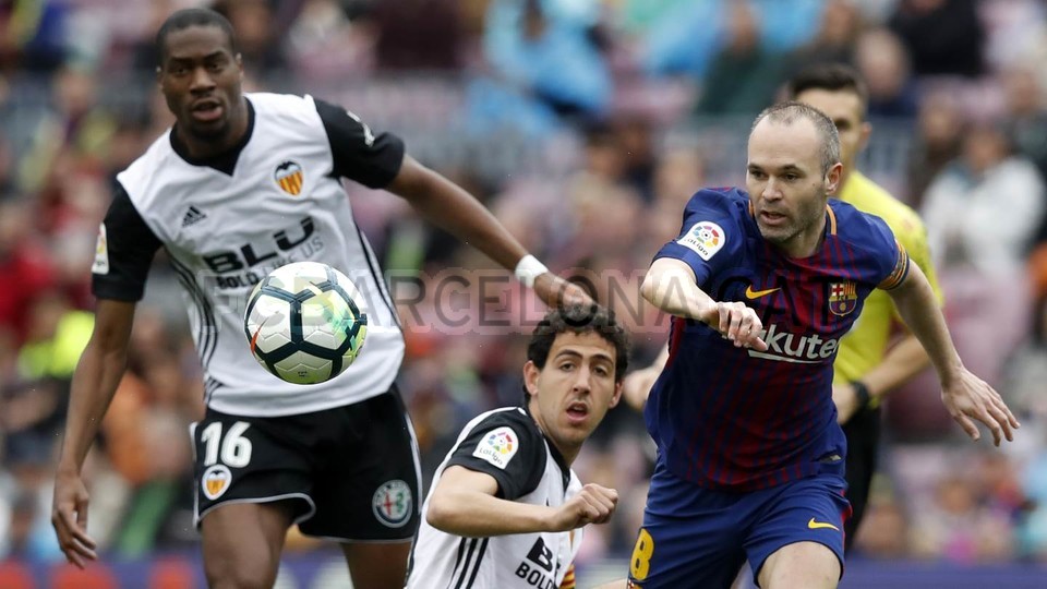 صور مباراة : برشلونة - فالنسيا 2-1 ( 14-04-2018 )  78517743
