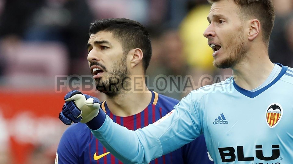 صور مباراة : برشلونة - فالنسيا 2-1 ( 14-04-2018 )  78517749