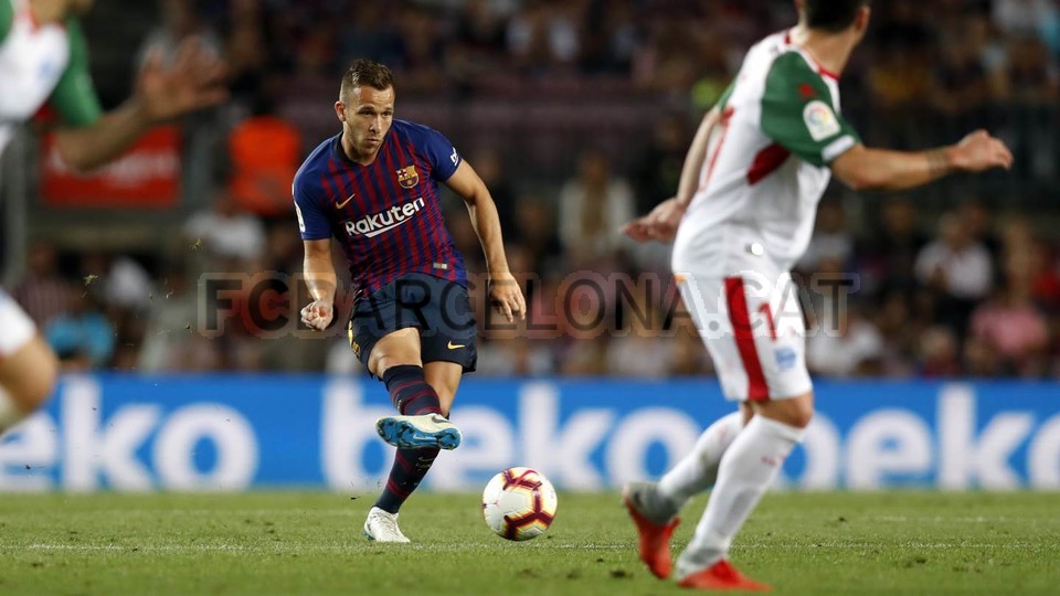 صور مباراة : برشلونة - ألافيس 3-0 ( 18-08-2018 ) 96214773