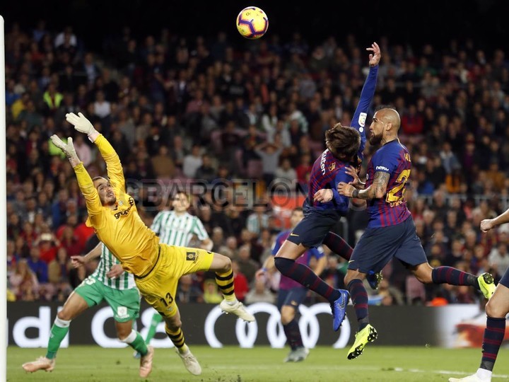 صور مباراة : برشلونة - بيتيس 3-4 ( 11-11-2018 )  102371609