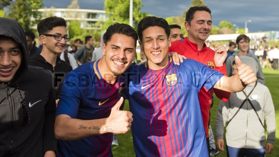 احتفالات لاعبي برشلونة تحت 19 سنة بلقب دوري أبطال أوروبا للشباب 79835929