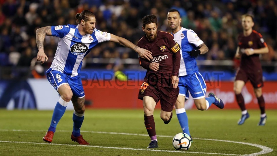 صور مباراة : ديبورتيفو لاكورنيا - برشلونة 2-4 ( 29-04-2018 )  80793347