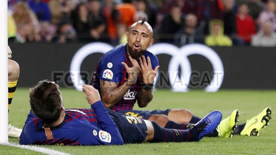 صور مباراة : برشلونة - بيتيس 3-4 ( 11-11-2018 )  102371615