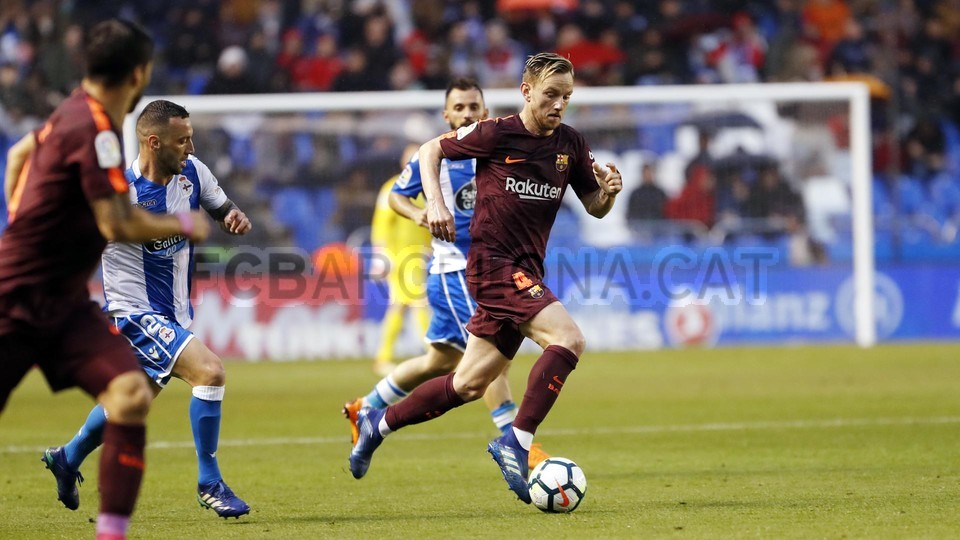 صور مباراة : ديبورتيفو لاكورنيا - برشلونة 2-4 ( 29-04-2018 )  80787999