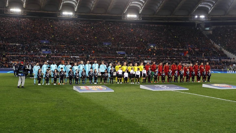 صور مباراة : روما - برشلونة 3-0 ( 10-04-2018 )  77807648