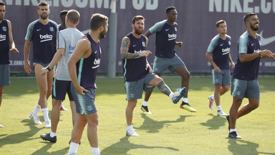 Morning training took place at a sunny Ciutat Esportiva Joan Gamper
