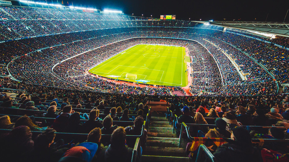 Bumper crowd creates wonderful derby atmosphere at Camp Nou - FC Barcelona