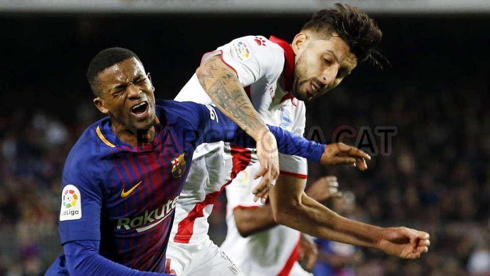 صور مباراة : برشلونة - ألافيس 2-1 ( 28-01-2018 )  68091455