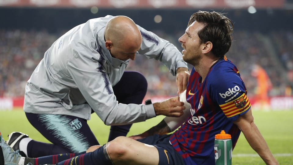 Messi, after injuring his arm against Sevilla