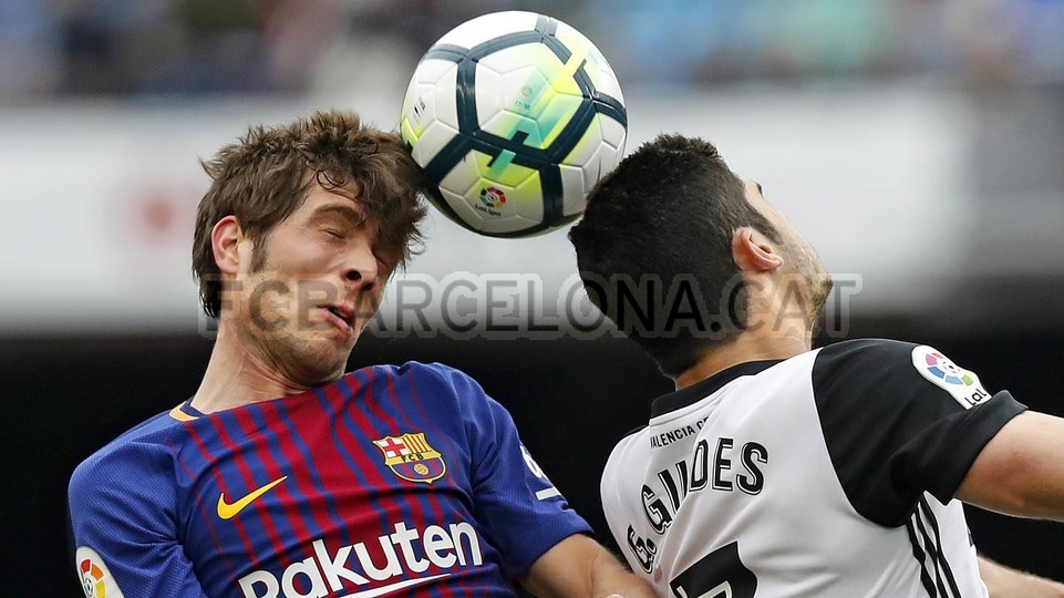 صور مباراة : برشلونة - فالنسيا 2-1 ( 14-04-2018 )  78517767