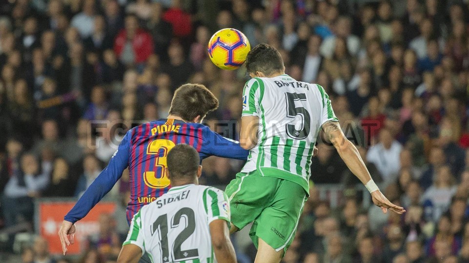 صور مباراة : برشلونة - بيتيس 3-4 ( 11-11-2018 )  102341702