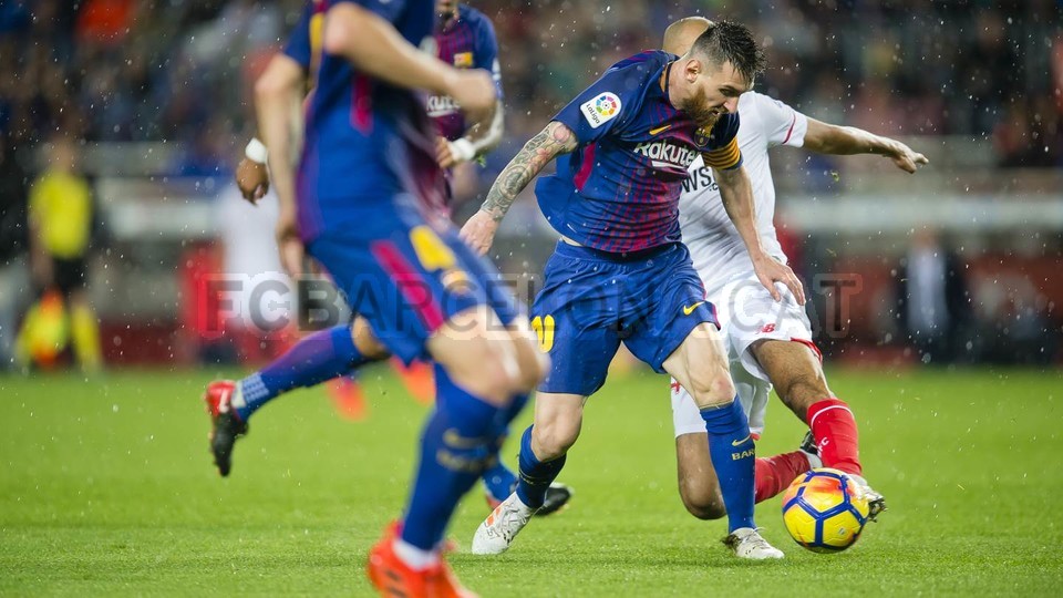 صور مباراة : برشلونة - اشبيلية 2-1 ( 11-04-2017 )  59200587