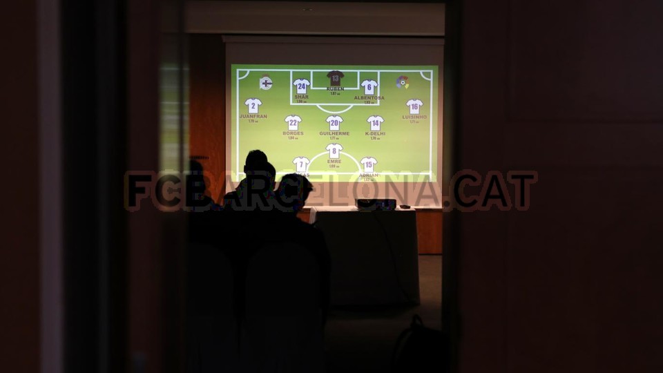 صور مباراة : ديبورتيفو لاكورنيا - برشلونة 2-4 ( 29-04-2018 )  80892764